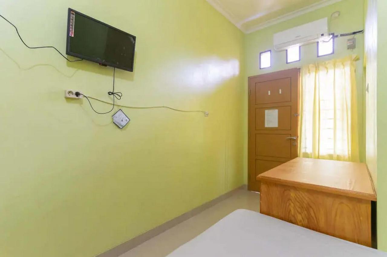 Kostawira Syariah Bintaro Mitra Reddoorz Hotel Mencil Exterior foto