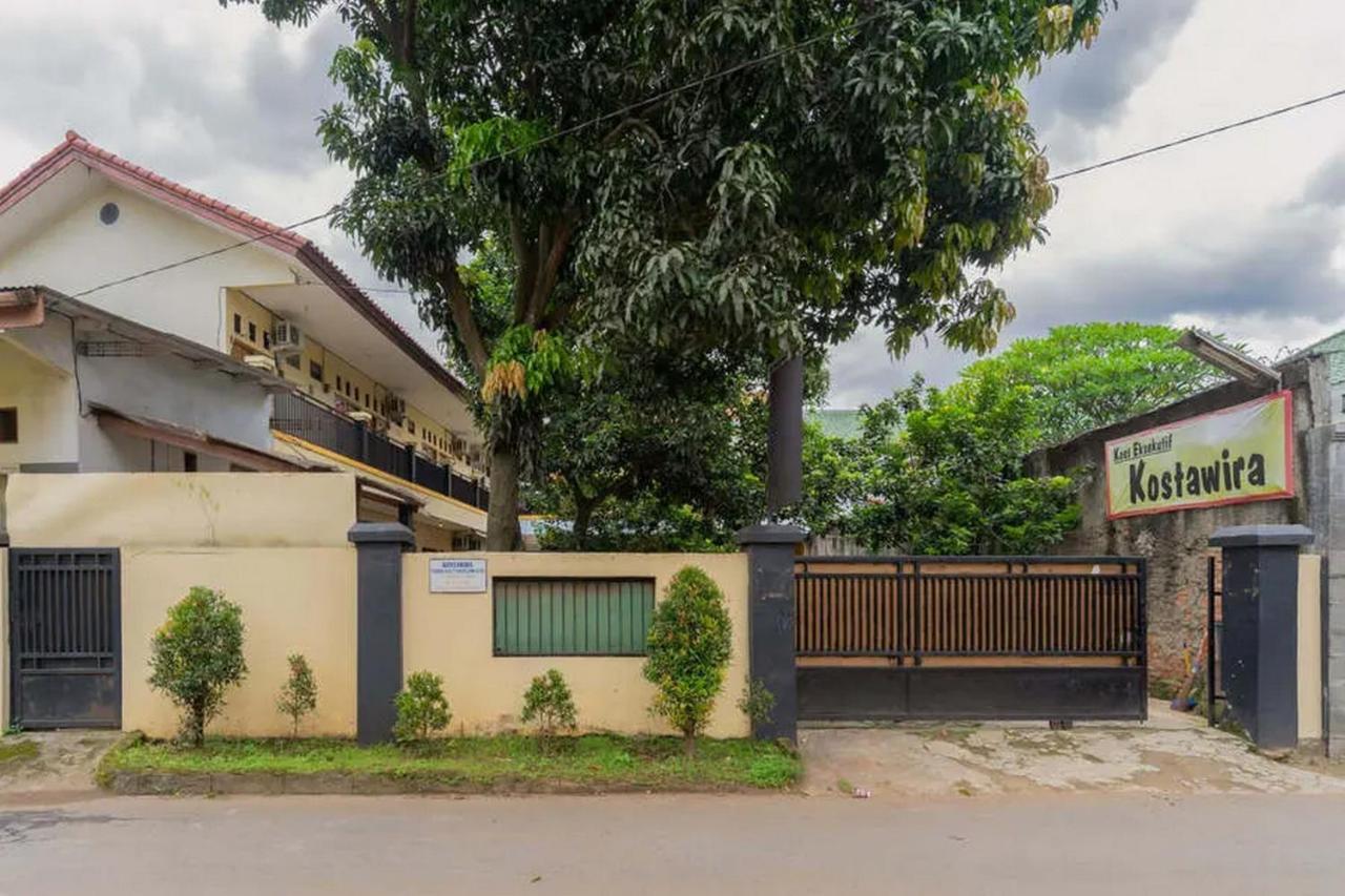 Kostawira Syariah Bintaro Mitra Reddoorz Hotel Mencil Exterior foto