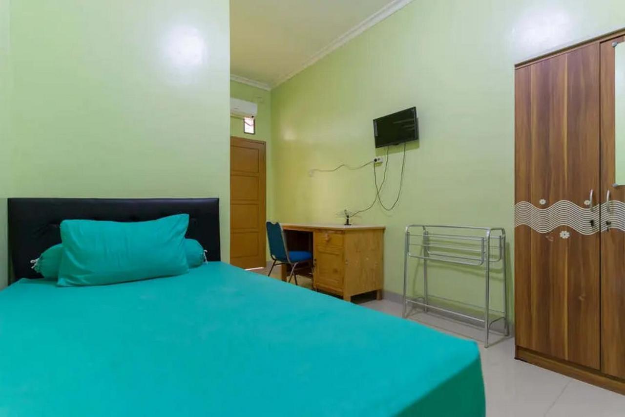 Kostawira Syariah Bintaro Mitra Reddoorz Hotel Mencil Exterior foto