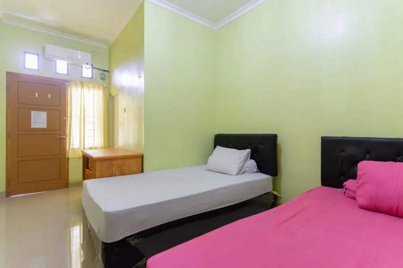 Kostawira Syariah Bintaro Mitra Reddoorz Hotel Mencil Exterior foto